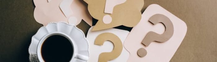 Icône de point d'interrogation, symbolisant la section à propos d'avisetcomparaison.com